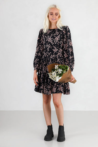 Rosie dress black leaf